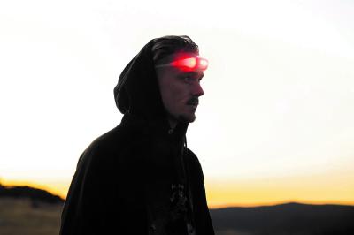 Knog Stirnlampe Bilby Run violet grape  Produktbild 6